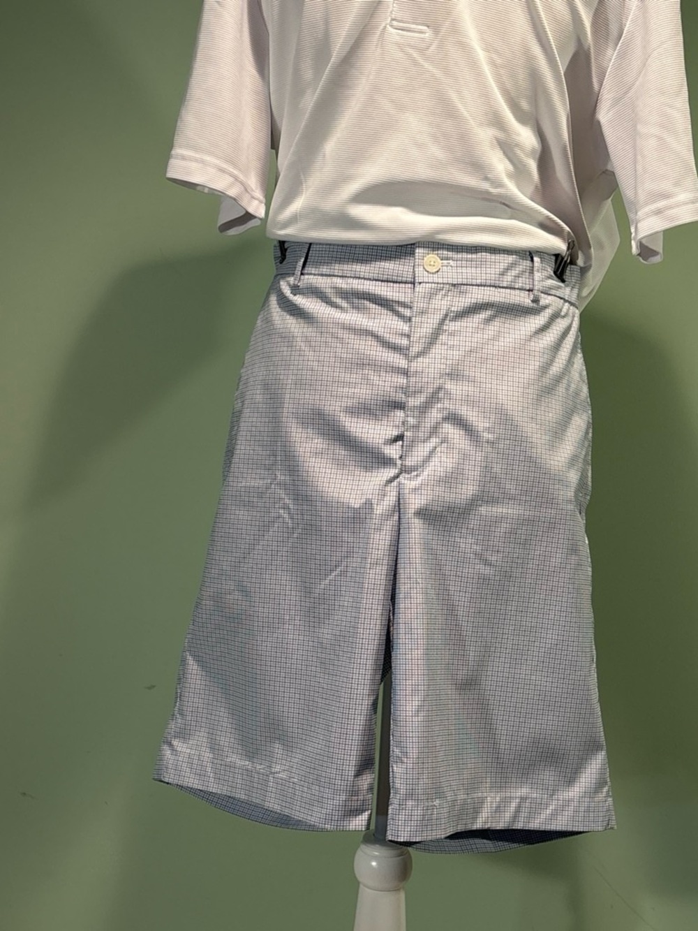 Greg Norman men’s white blue/black micro plaid golf shorts size 34